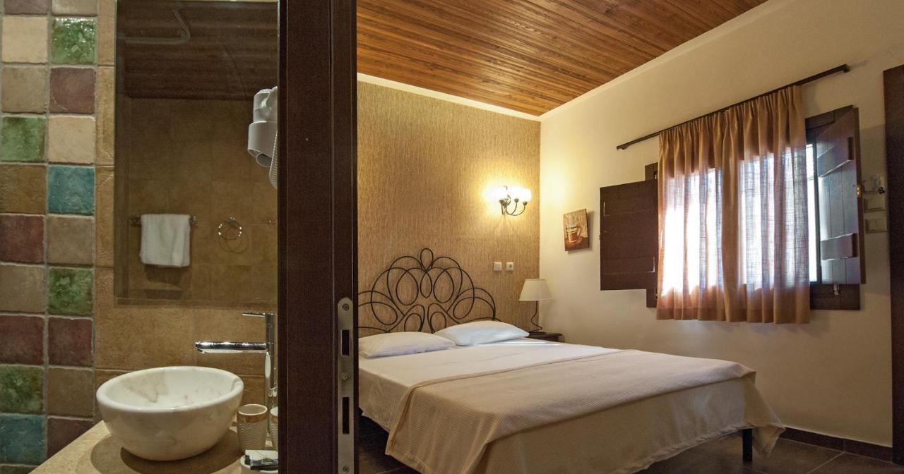 Polys Guest House Katachás 外观 照片