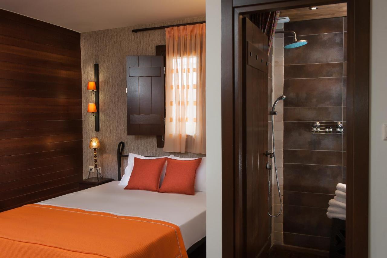 Polys Guest House Katachás 外观 照片