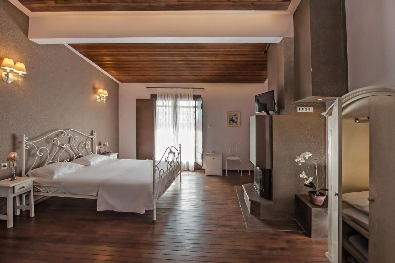 Polys Guest House Katachás 外观 照片