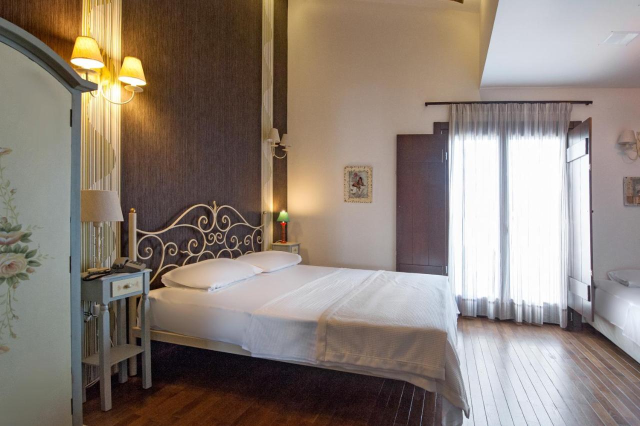 Polys Guest House Katachás 外观 照片