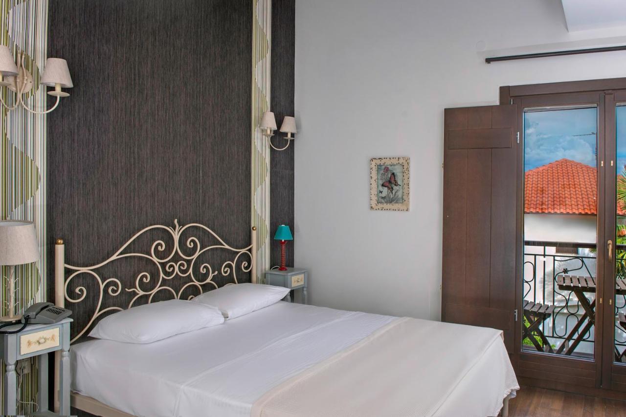 Polys Guest House Katachás 外观 照片