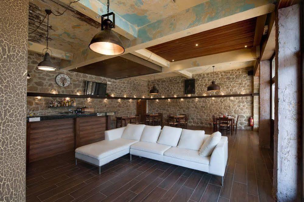 Polys Guest House Katachás 外观 照片